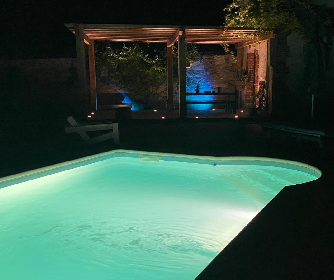 Pool House-L'Hirondelle De Sermizelles- Grand Jardin, Calme Et Nature Aux Portes Du Morvan Экстерьер фото
