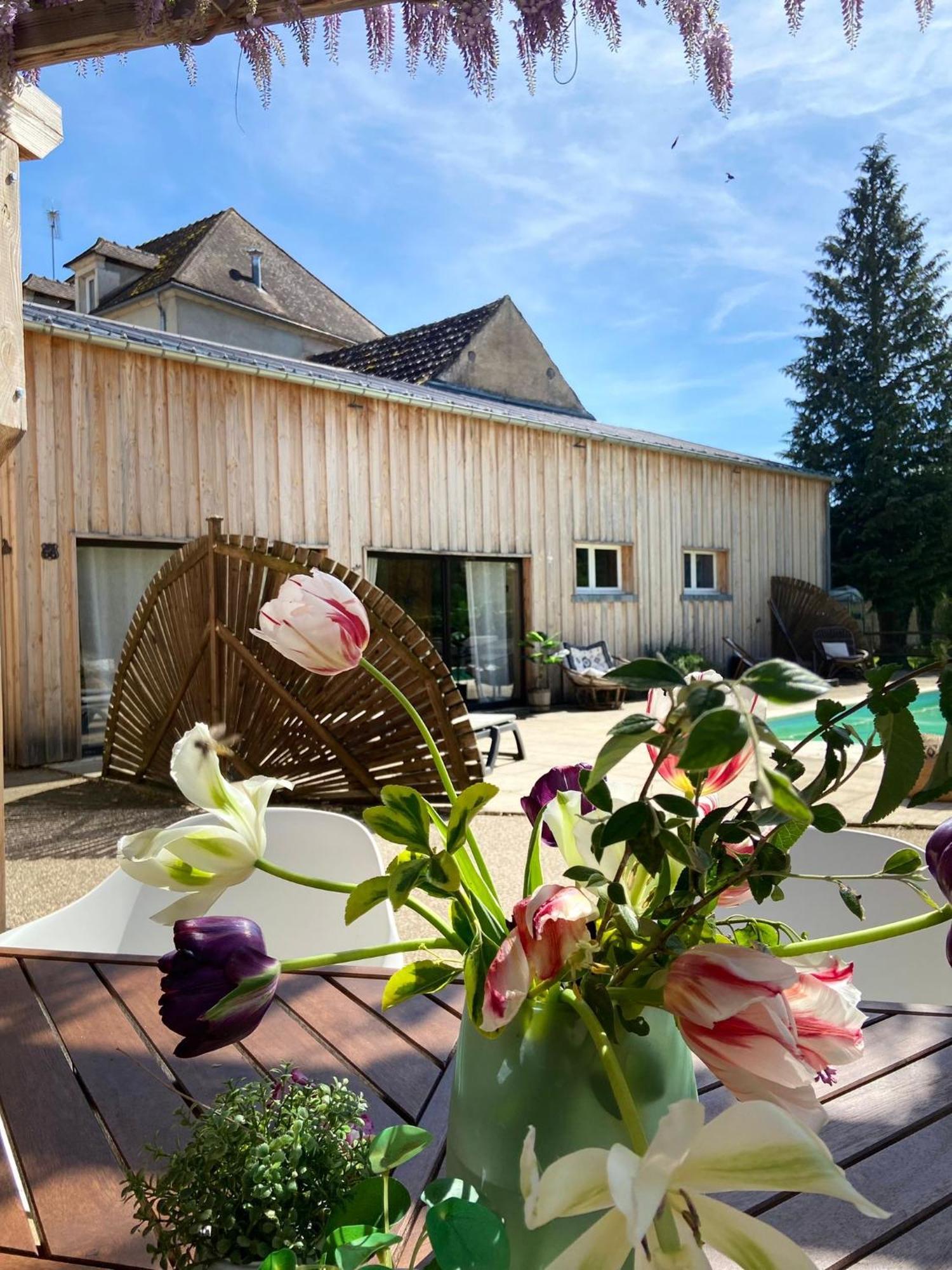 Pool House-L'Hirondelle De Sermizelles- Grand Jardin, Calme Et Nature Aux Portes Du Morvan Экстерьер фото